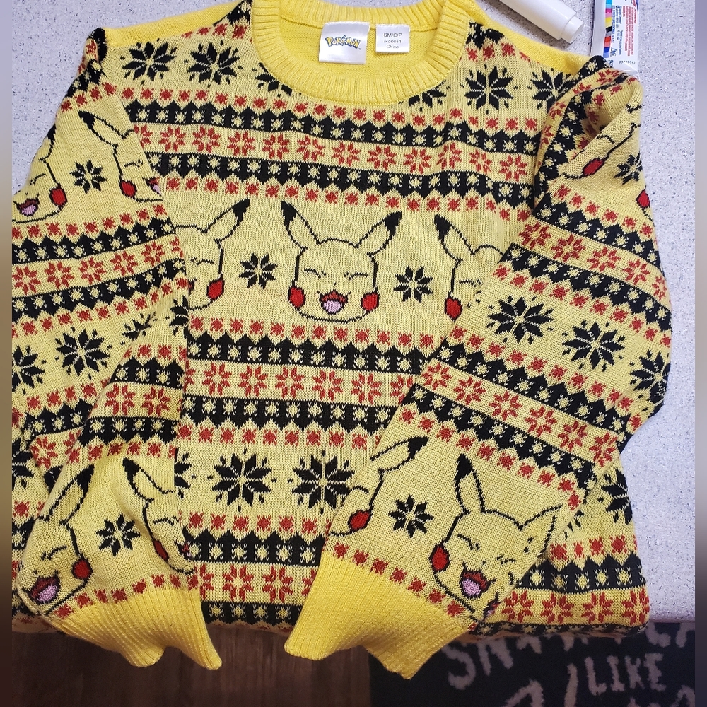 Like New Pikachu Pokémon Pullover Sweater Size Small - Picture 3 of 3